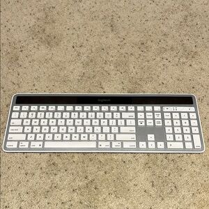 Excellent Used Condition Logitech Wireless Solar Keyboard - Silver and White